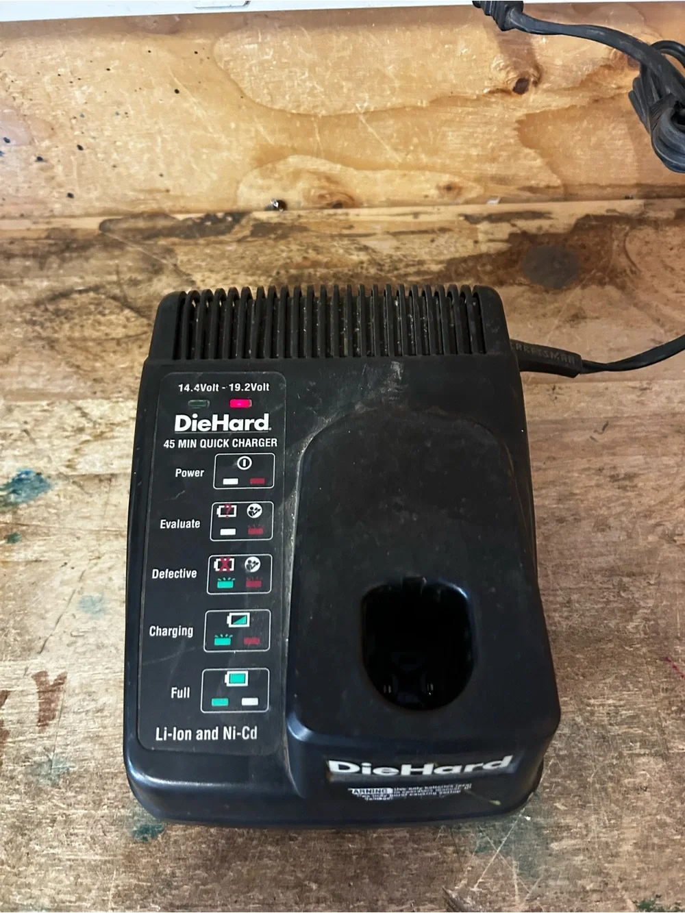 Diehard Black 45-Min Quick Charger for 14.4V–19.2V Li-Ion & Ni-Cd Batteries